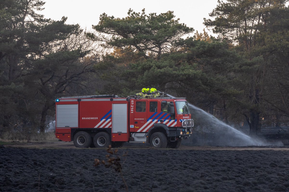 Enorme brand op de Heide van Ede na militaire oefening