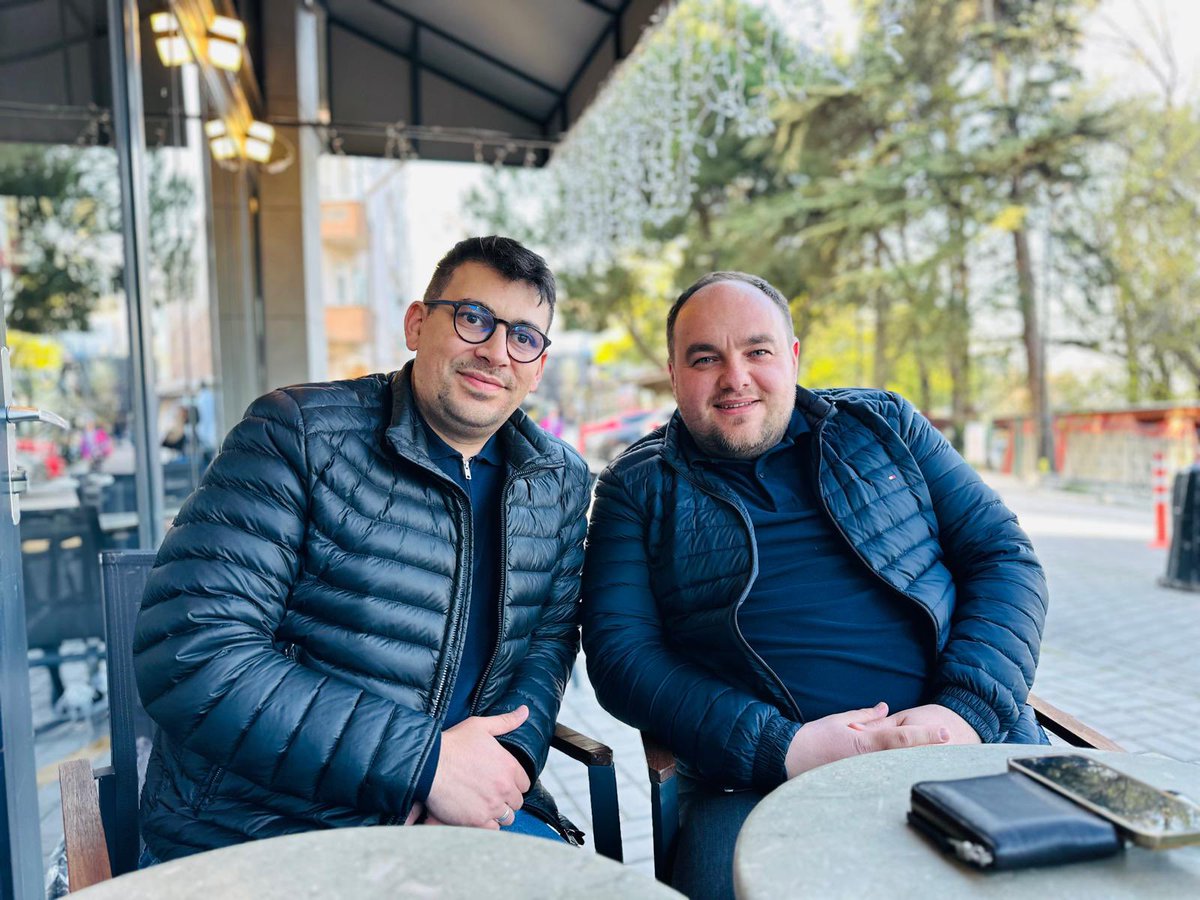 Kadircan Köşdere (@kkosdere) on Twitter photo Bir dönem gençlik kollarında siyaset yaptığımız, birlikte yol yürüdüğümüz kıymetli <a href="/Murat9288/">Murat çıldır</a> ziyaretimize geldi. Bol muhabbet, bolca hasret gidermece. Tüm dostlarımıza selam olsun.
Aldıklarımızla yaşar, verdiklerimizle yaşatırız. Sevgi gibi, dostluk gibi, vefa gibi... Bir dönem gençlik kollarında siyaset yaptığımız, birlikte yol yürüdüğümüz kıymetli <a href="/Murat9288/">Murat çıldır</a> ziyaretimize geldi. Bol muhabbet, bolca hasret gidermece. Tüm dostlarımıza selam olsun.
Aldıklarımızla yaşar, verdiklerimizle yaşatırız. Sevgi gibi, dostluk gibi, vefa gibi...