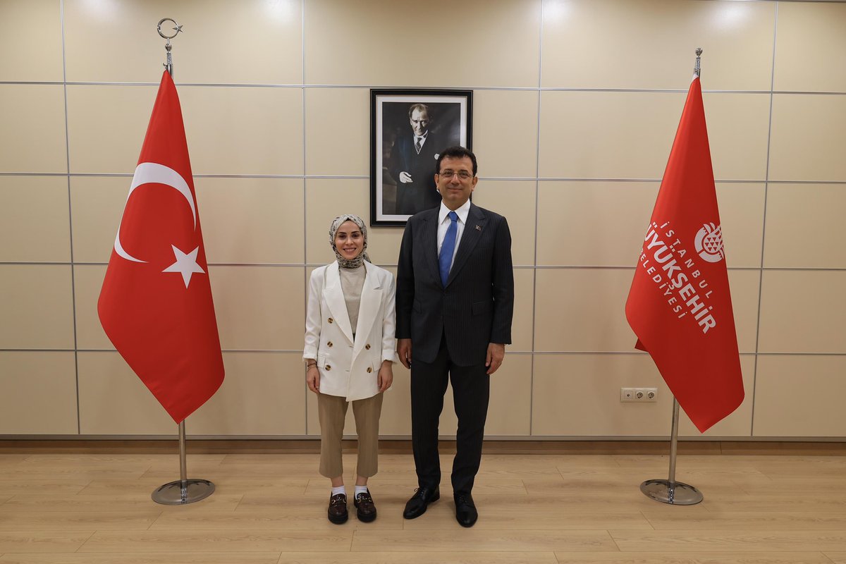 Boyu değil, işlevi önemli 
Sevgi'nin maaşı 200.000 TL
İmamoğlu'nun maaşı 176.000 TL.
#NoFlourinGaza
#BJKvGÖZ
#BeşiktaşınMaçıvar