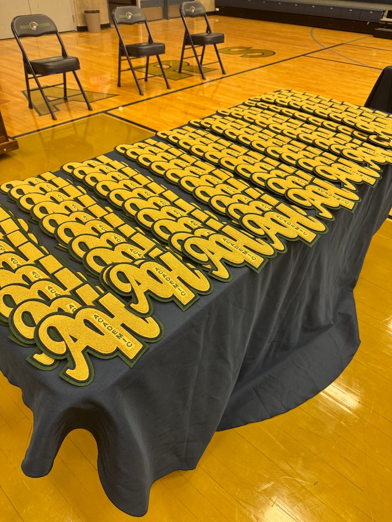 ABQschools's tweet photo. 📚👏 Shoutout to 351 Atrisco Heritage Academy students for maintaining a 3.5+ GPA! Your hard work and dedication shine bright.

 Keep striving for excellence! 💙🐾 

#APSgoodnews https://t.co/unWromKtpA