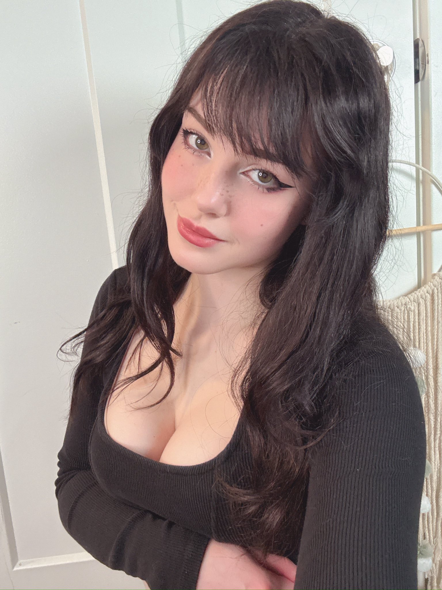 Emilia on X: who want me t.coOQuTBDA34x  X