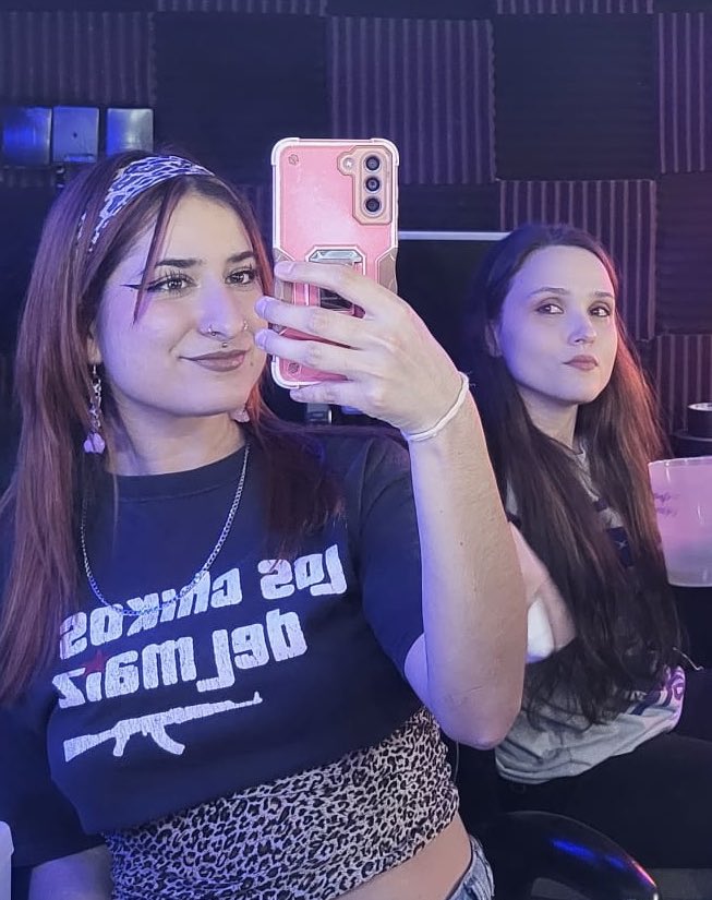 _ayme's tweet photo. ¡@verymvdnugg y yo nos estrenamos con un nuevo formato más informal en Twitch a las 21:50!
#StreamQueens en @FurorTelevision 👑
https://t.co/cNtNulDeia https://t.co/yEzrfZDfFz