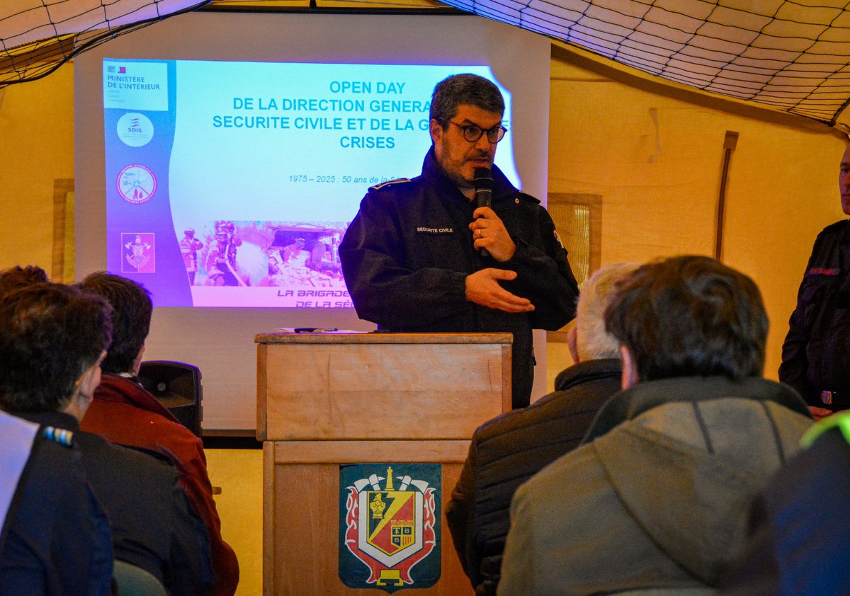 DG_SecCivile's tweet image. Journée dense et passionnante aujourd’hui dans le Cher, à Sancoins pour observer, au plus près du réel, les sapeurs-sauveteurs de l&apos;@uiisc1 dans le cadre de leur recertification INSARAG, le module de l’@ONU_fr de recherche et sauvetage, au rôle déterminant notamment après les…