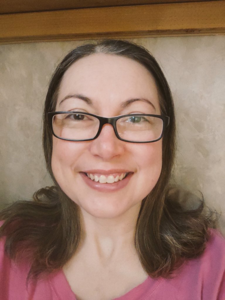 creja34's tweet image. If you slide into my DMs please know I look like this and am usually in my PJs if home so don&apos;t expect more... 
I&apos;m a geeky lady

#Geeky 🤓