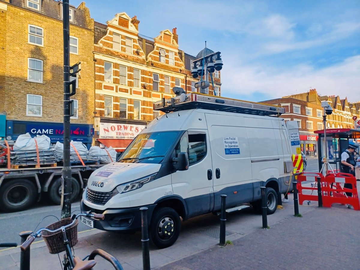 (1/2)
Live Facial recognition (LFR) Op was conducted in Kilburn as part of the ongoing Op Terminos with great results.
Multiple people identified by LFR which resulted in 4 wanted arrests for various offences (including possession with intent to supply and Rioting).
#OpTerminos