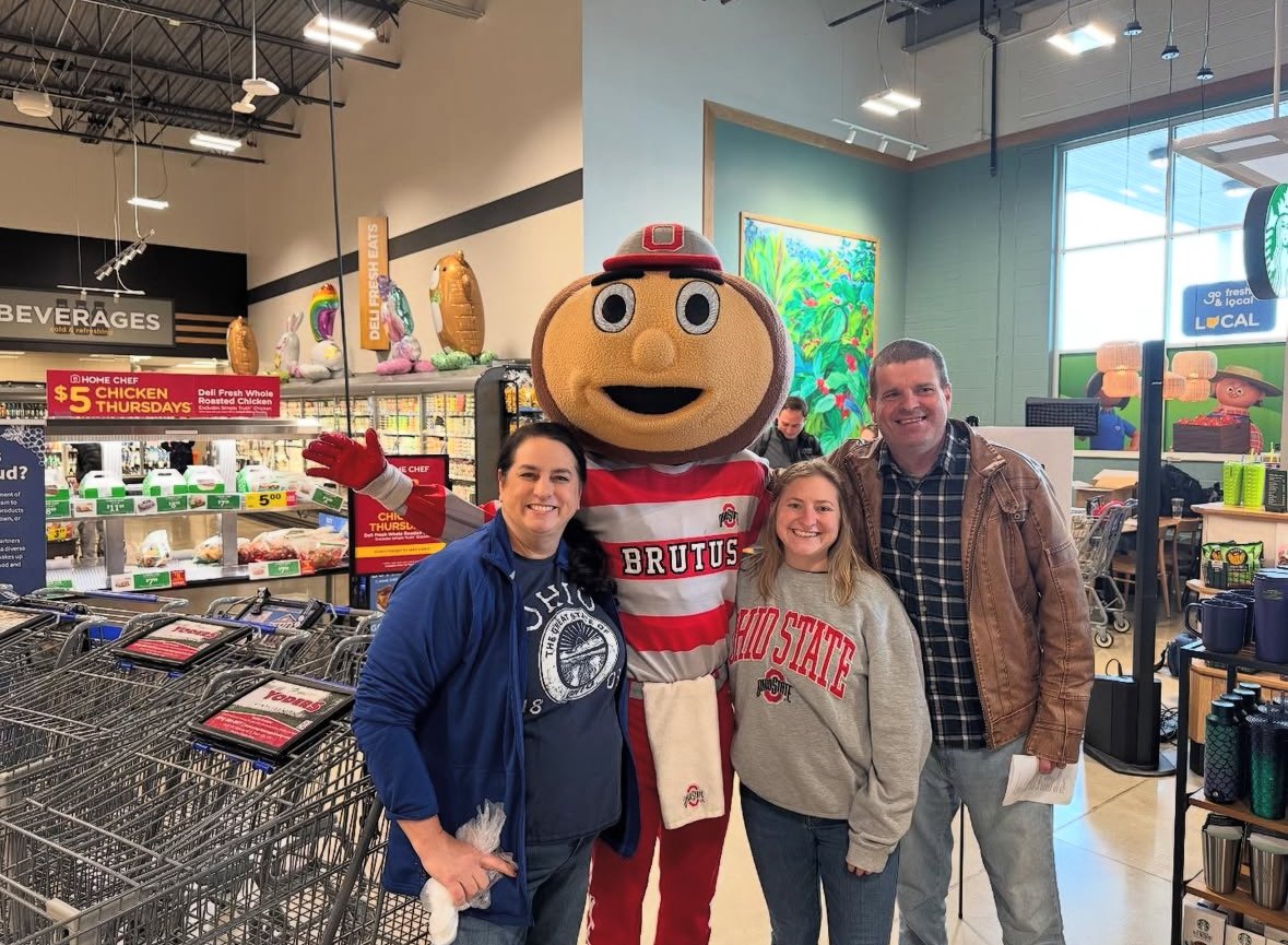 Liston4Ohio's tweet image. Ohio farmers are so important in providing healthy food for all. Last week I competed in the OH Dept of Ag’s Supermarket Showdown to highlight Ohio-made products. We raised almost $6,000 for the Plain City Food Pantry! No surprise that Brutus Buckeye won for most food collected!