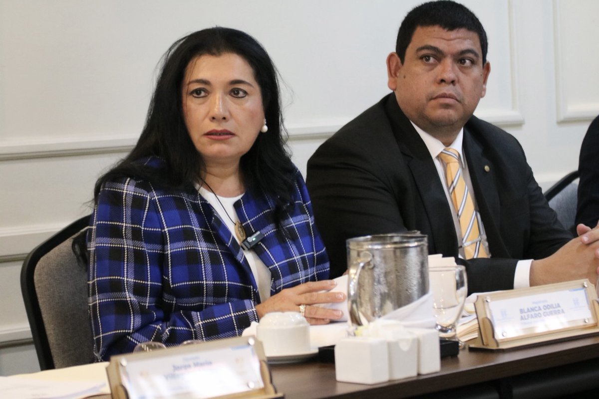 CongresoGuate's tweet image. Asimismo, se realizó el análisis del dictamen favorable unificado con modificaciones de la #Iniciativa6332 e #Iniciativa6377, que disponen aprobar reformas a la Ley Electoral y de Partidos Políticos #LEPP.