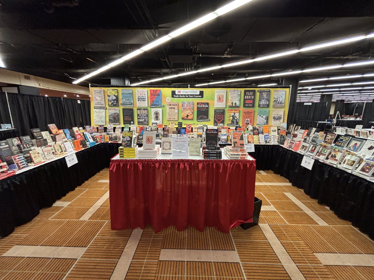 macmillanreads's tweet image. We are beyond excited to be in Chicago for the 2025 OAH conference on American History! Visit us at Macmillan’s booth, #402, to browse our collection of dynamic and informative titles for your courses
#OAH2025 #macmillanacademic