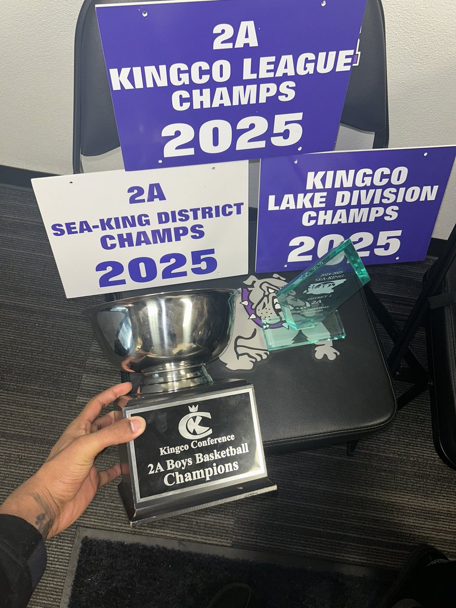 Thank you for everything @fhs_mbb blessed to be apart of this growing program for my last year #Godogs 🤞🏽💜