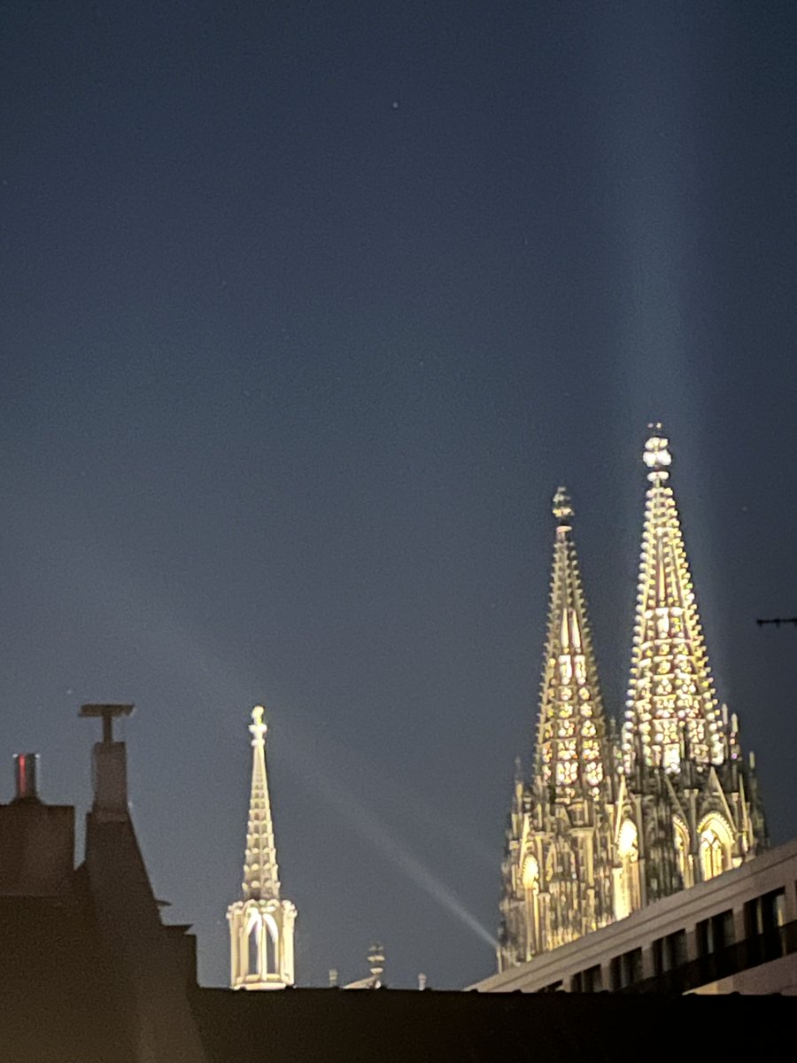 Kölner Domspitzen zur Nacht