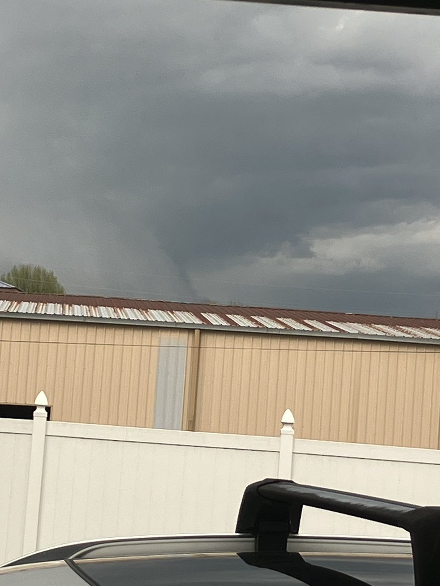 Rshelton0051's tweet image. Weather happening in Monticello Wayne county currently! #wkyt @JimWKYT @Kentuckyweather #severweather @ryanhallyall