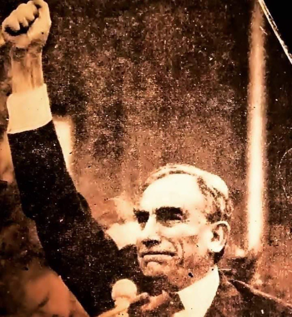 Biz hâlâ senin yolundayız Başbuğum. Rahmet, minnet ve özlemle…

«Bizim milliyetçiliğimiz özelliklerini Türk tarihinden, halk sevgisinden, toplu geleneklerden ve Atatürk ilkelerinden alan hürriyetçi, demokratik ve her türlü emperyalizme karşı bir milliyetçiliktir.»