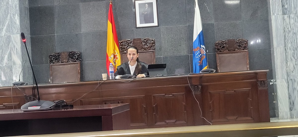 Nena_Go's tweet photo. Muy Orgullosa pequeña
@carlaacg_a 
Te amo💖💛😘 https://t.co/6FQFnlr1ds