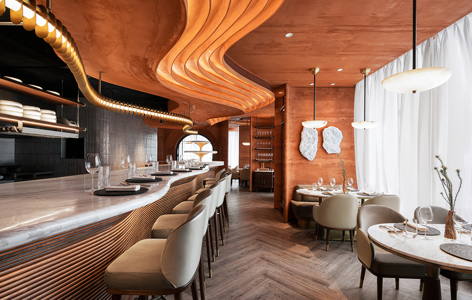 RuleProperties's tweet image. Hong Kong is one of the world’s best examples of the confluence between east and west: where old meets new, temples stand alongside skyscrapers and tong lau walk-up tenement buildings live next to shiny penthouses. 

ow.ly/6xUb50VtE0F for the full article!

#RuleProperties