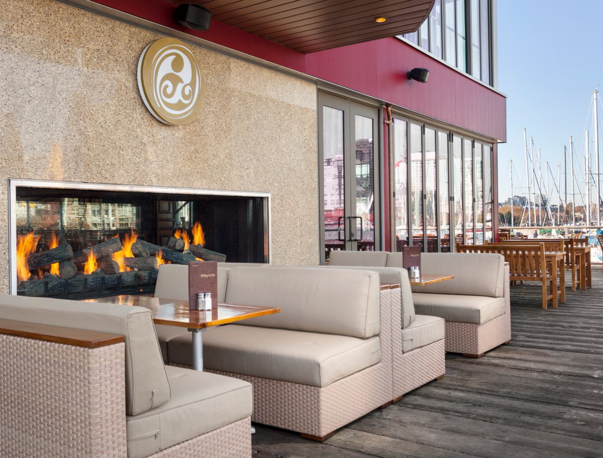 A custom Montigo unit at Mahony and Sons in Vancouver, BC🔥

#fire #fireplace #custom #customunit #design #decor #homedecor #homedesign #youdreamitwecanbuildit