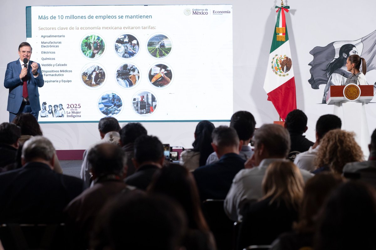 📊México asegura ventaja en el nuevo sistema comercial global 

📢 Durante la Mañanera del Pueblo, el secretario de Economía, Marcelo Ebrard, destacó el gran logro de la estrategia comercial impulsada por la presidenta Claudia Sheinbaum: México obtuvo un trato preferencial en el