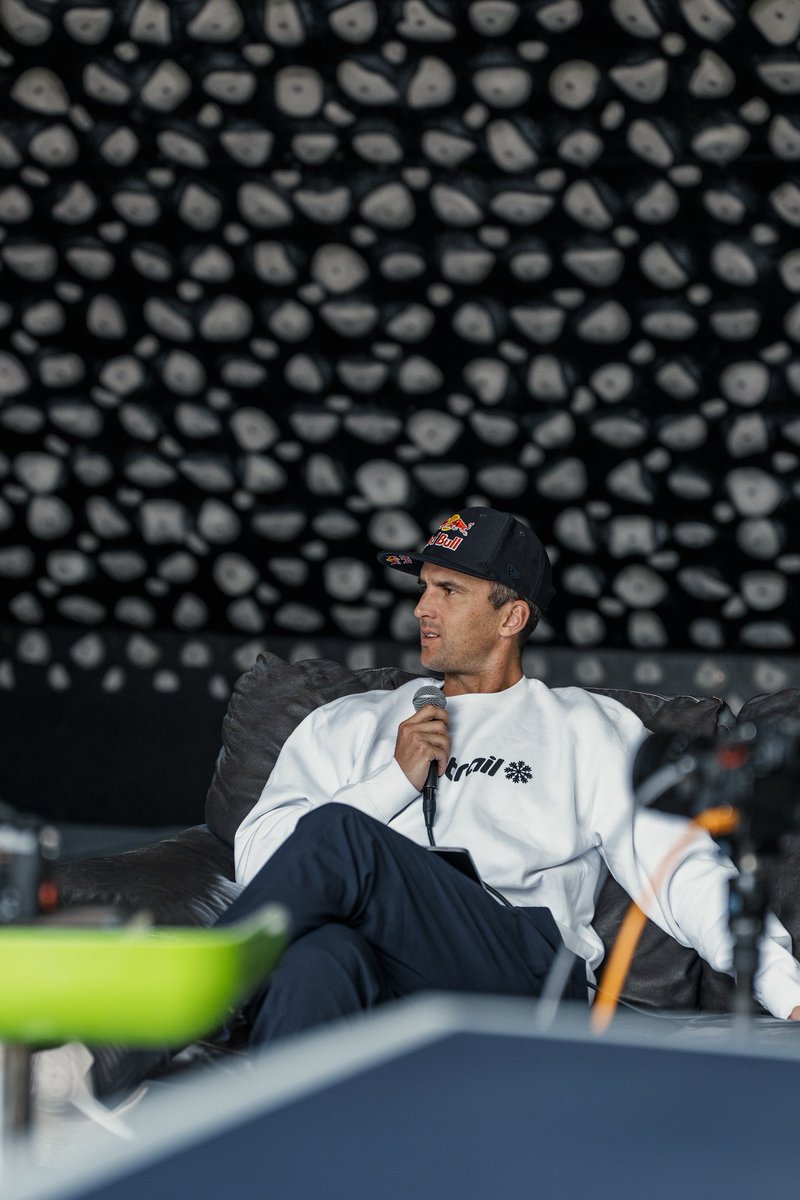 dylanbo's tweet image. Tomorrow…

Last week, the @runfreetrail team flew to Las Vegas to interview @AlexHonnold for the pod. We talked about his career, climbing, trail running, The Honnold Foundation, and a lot more. 

Pretty surreal, excited to share with you all!