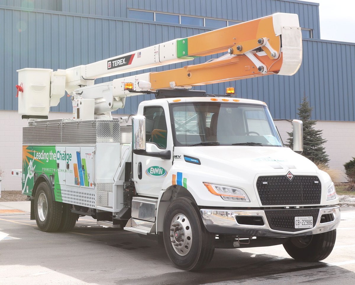 ENWINUtilities's tweet photo. 🚚💡 ENWIN crews are headed to Simcoe County to help restore power after recent ice storms. Proud to support fellow utilities through Ontario’s Mutual Aid Group. Stay safe! ❄️⚡ #MutualAid #OnMAG #ENWIN https://t.co/3el4qYmd2o