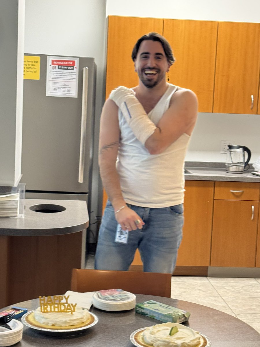 BazziniLab's tweet photo. Happy birthday @horapalla !!! @ScienceStowers https://t.co/uHmpErsnYq