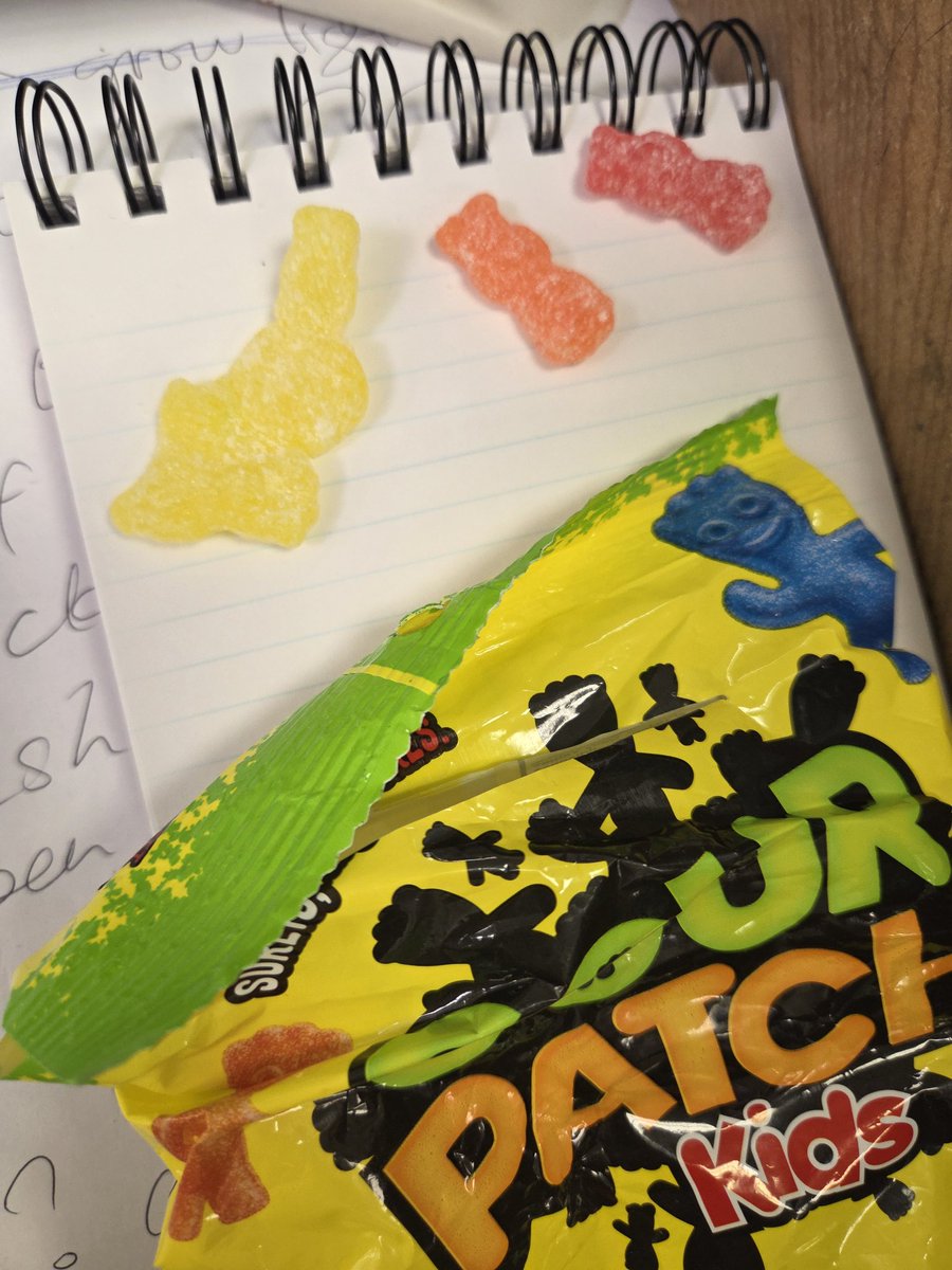 KiraArtist's tweet photo. @SourPatchKids looks like the yellow sour patch kids are taking over or morphing together in the bag I grabbed! 😅 https://t.co/Ur6Bc7oBwr