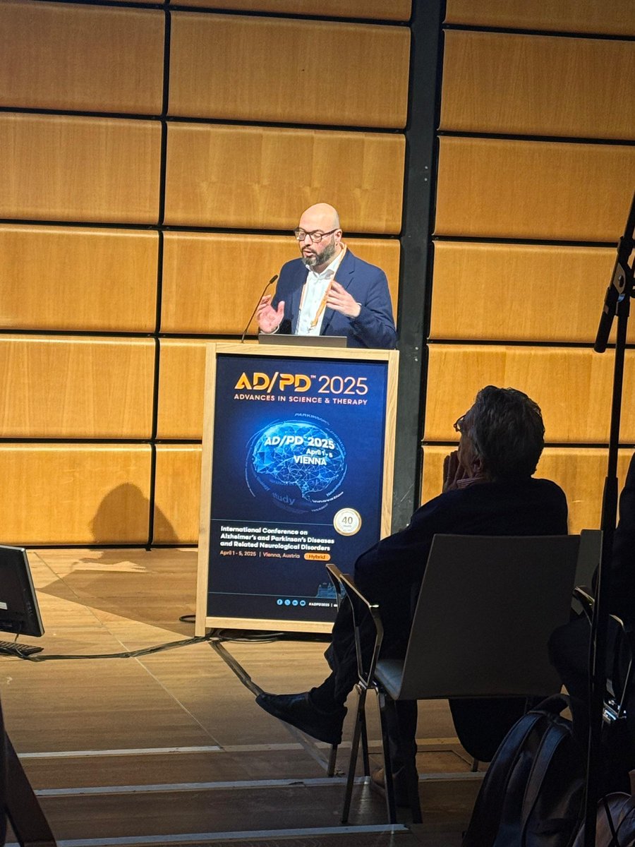 PolitisNIG tweet media