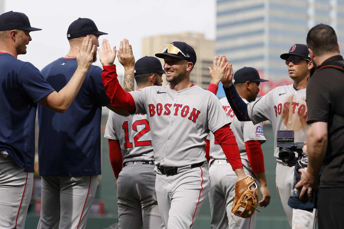 RedSox's tweet photo. Happy flight home! https://t.co/0PndScY3xQ