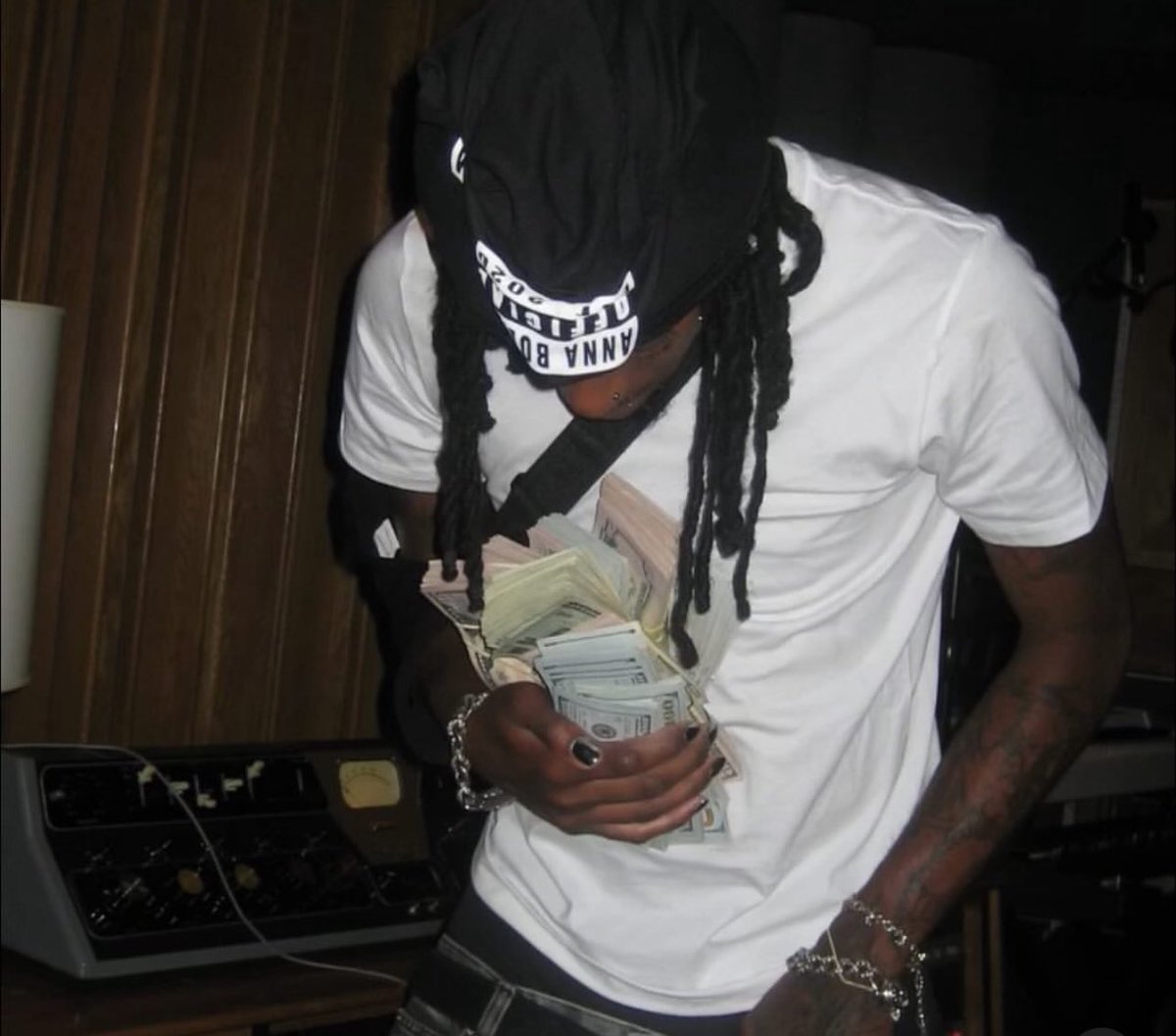 Electric Lady tweet media