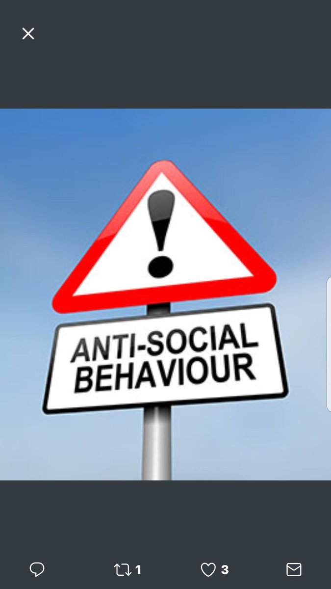 MPSHounslowHth's tweet photo. 31032025 Hounslow Heath SNT assisted by @MPSHounslowWest &amp; @MPSHounslowCtrl were on STAINES road Hounslow. 2 people caught cycling on the pavement were issued £50 fines 2 others were warned. 
#BeSafe 
#localpoliceunit 
#communityengagements https://t.co/pAehoO6eKV