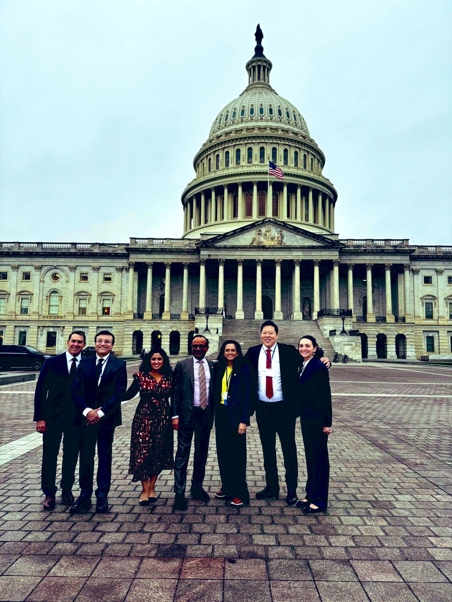 With my fearless Texas group and <a href="/AmCollegeGastro/">ACG</a> advocating for GI patients! #acgadvocacyday2025