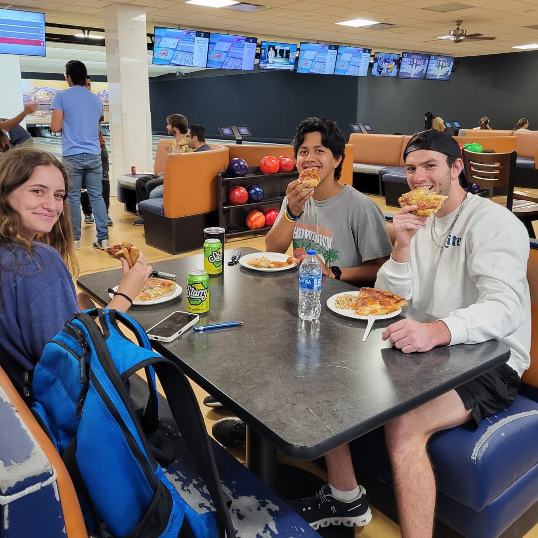 essie_uf's tweet image. Yesterday afternoon, 50 ESSIE students participated in our bowling tournament to celebrate #GraduateStudentAppreciationWeek! 🎳 🏆 We ❤️ all of our graduate students! #GoGators