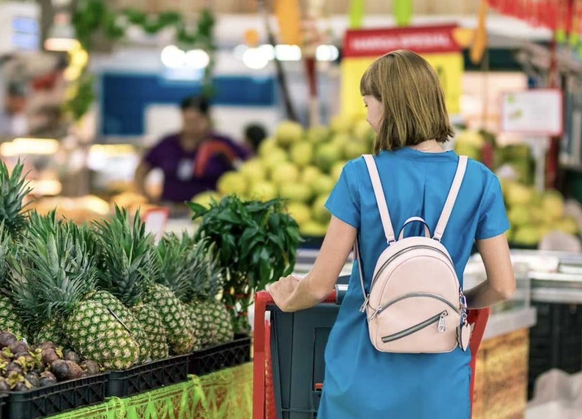 Dazi Trump, l'Unione Consumatori: “Faranno più male agli americani, per loro sarà come una tassa". Mauro Antonelli, ufficio studi  Consumatori, spiega gli effetti sui cittadini della guerra commerciale.  “Attenzione alle contromisure Ue”
…w-affaritaliani-it.cdn.ampproject.org/c/s/www.affari…