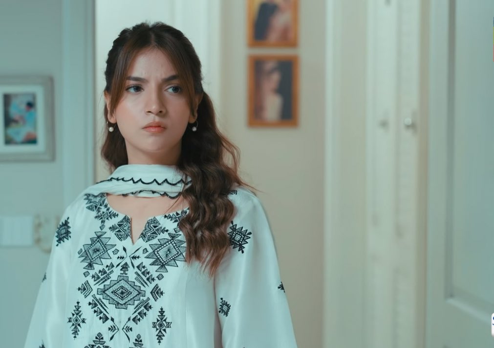 farzanax__'s tweet photo. dananeer is a rising star. the girl has so much potential and can be one of the best actress of her gen in ptv. beauty with brains and talent.
#dananeermobeen • #meemsemohabbat https://t.co/EzyAU5fYpH