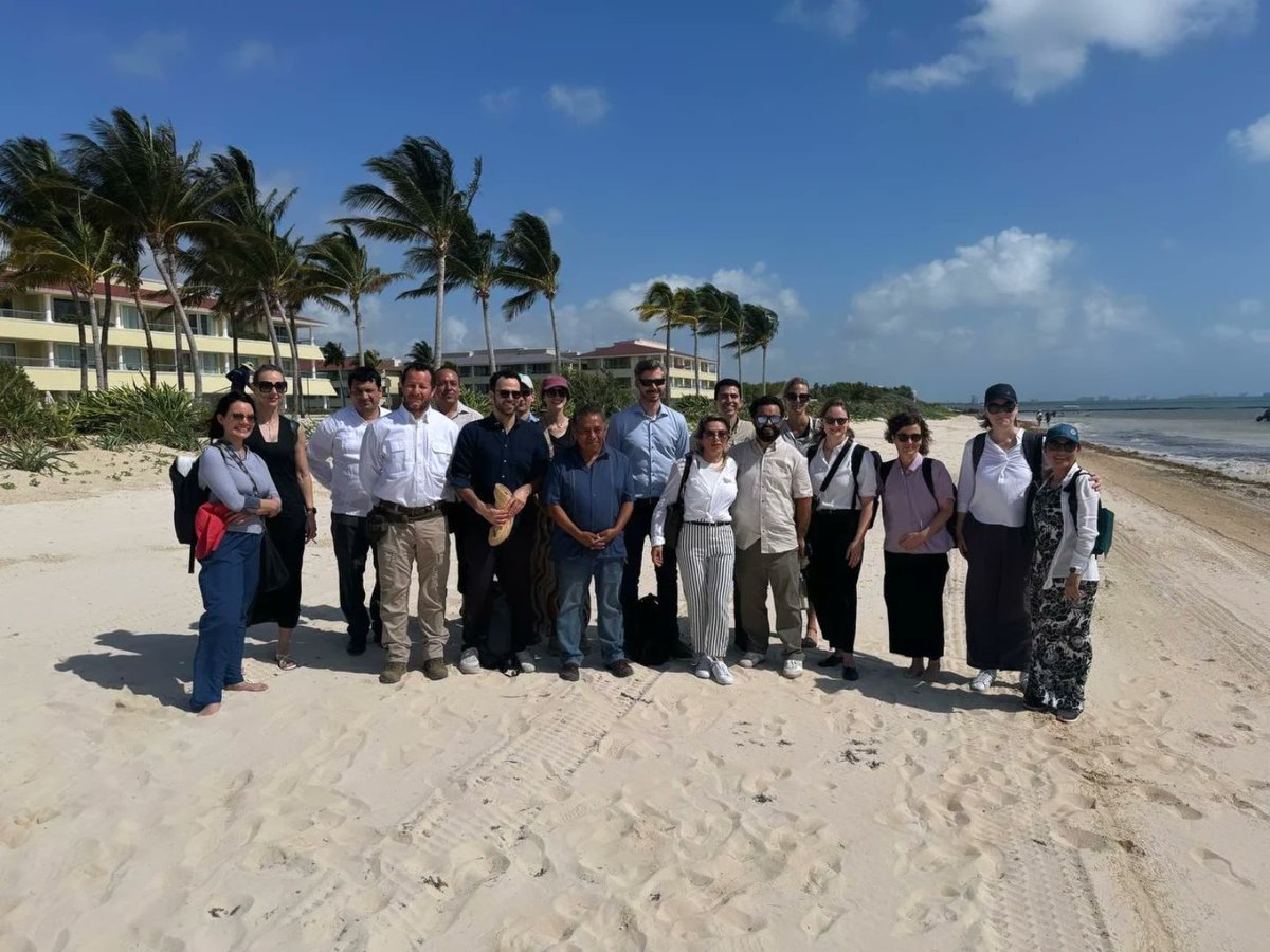 SedeturQROO's tweet image. Acompañamos a la delegación alemana, liderada por Philip Behrens (IKI-BMWK), para analizar buenas prácticas de adaptación al #cambioclimático y fortalecer la cooperación en la implementación del #PMTS #QuintanaRoo 2025-2050. Seguimos promoviendo un #turismosostenible.