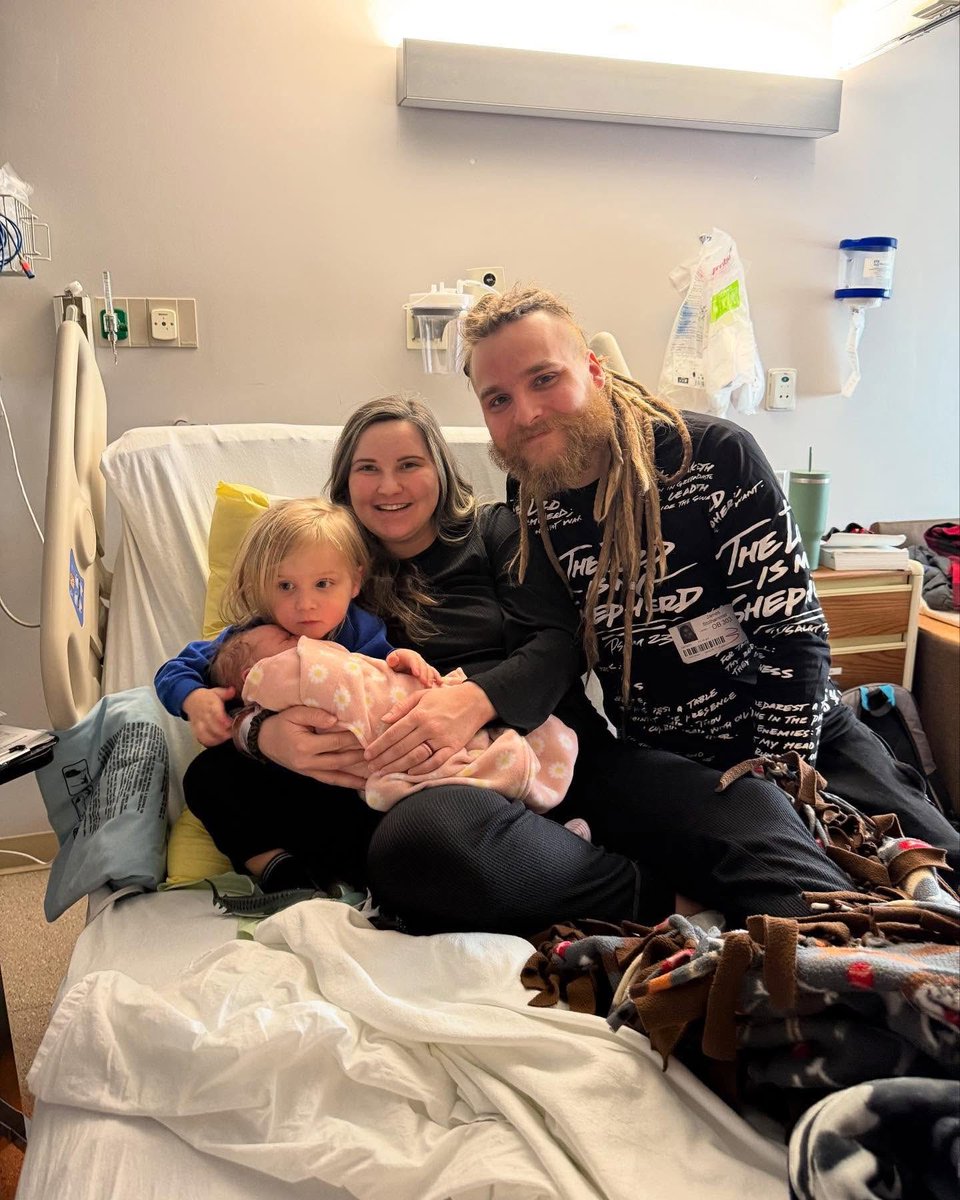 Help us welcome the newest member of the Chaotic Family. Deborah Lamb Stolhammer❤️
4/02/25
3:04 PM
7lbs 15 oz❤️ We love you James, Stephanie, John &amp; can't wait to meet baby Deborah!