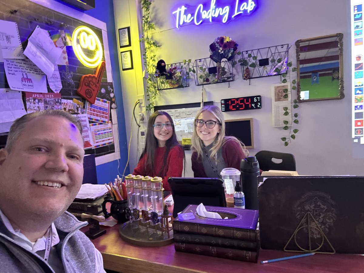 whittneysmith_'s tweet image. Getting @kid_OYO Hackathon ready!! 💻 Had a great time chatting with Arabella and @MsDeninno about their team’s Capital Defense Project! Looking forward to joining them tomorrow. #MineolaProud #Twins