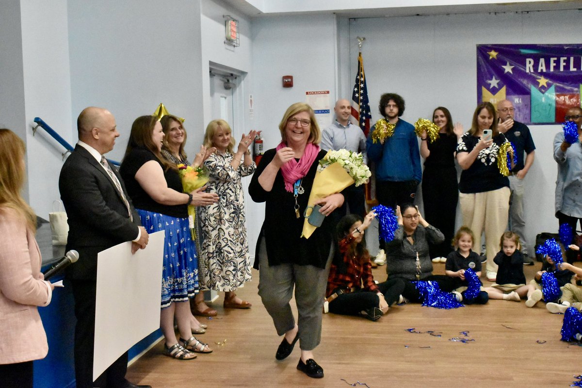 ADWCathSchools's tweet photo. Congrats to Mrs. Melissa Barr of St. Mary’s School, Rockville! 🍏✨ Mrs. Barr’s faith-filled approach to teaching helps students grow both academically and personally. As a mentor and leader, she ensures the school’s tradition of excellence continues! https://t.co/O1kN1levQq