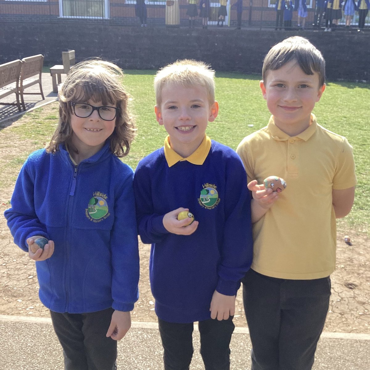 HillsidePrimary's tweet photo. 🔵🟡🐰🐣 Let the good times ROLL! 🐣 🐰🟡🔵
#eggroll #easterfun https://t.co/4GUavKQKzG