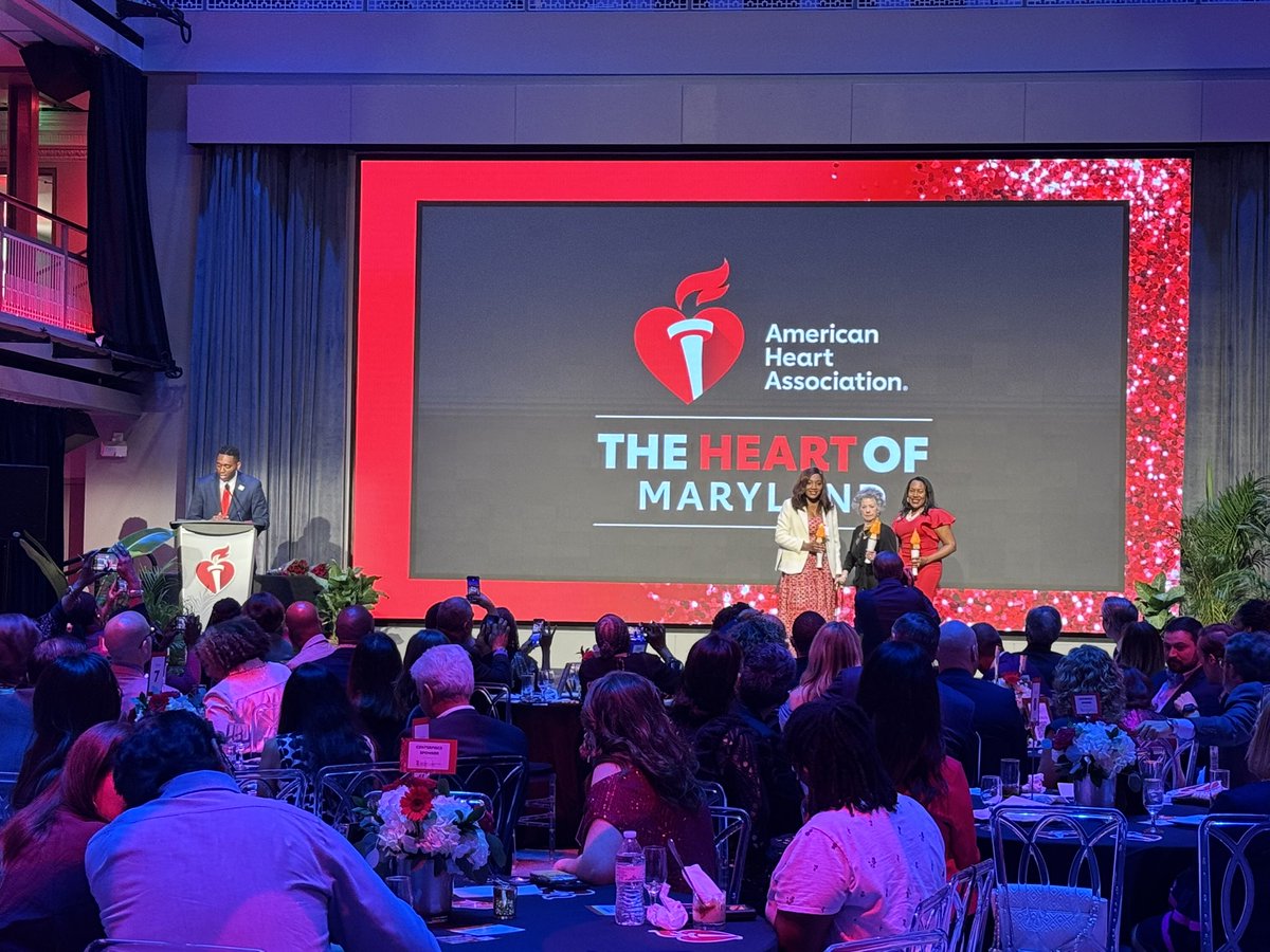 SethShayMartin's tweet image. Great to spend the evening with the @hopkinsheart crew at the @heartmaryland Heart of Maryland and Night of Impact
Proud to celebrate our star colleague of the evening @ycommodore receiving the Watkins-Saunders Award and leading us in carrying the AHA torch
#HeartOfMD