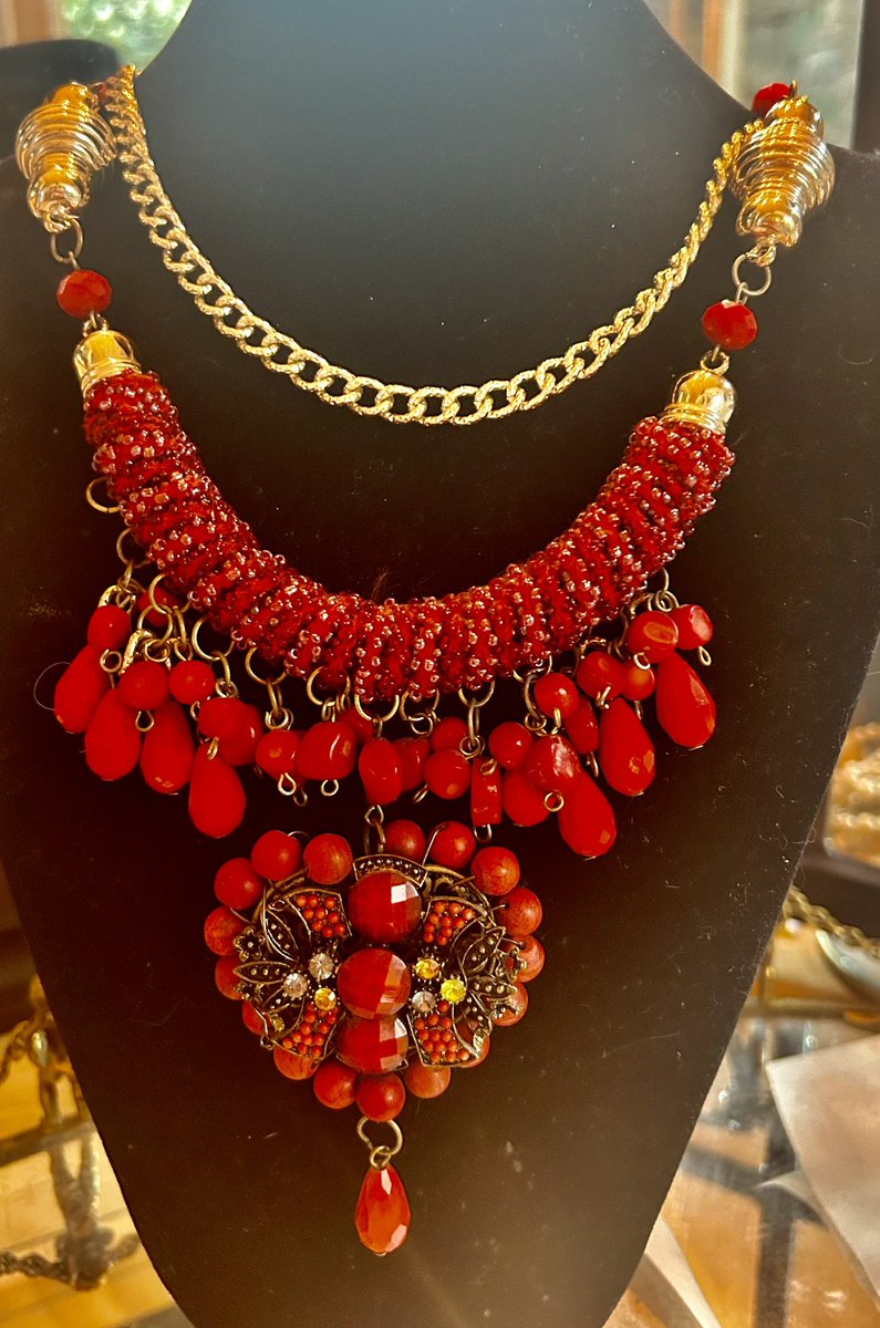 DARLINGXXDARLA's tweet photo. #Vintage #Necklace #4Layers #RedGlassBeads #DarliAndDarla’svintageshop Vtg #Red #Glass #Beads 4 #Layered #StatementPiece Necklace Rhinestones Rope Mexico https://t.co/0UdWBNy5IG #eBay via @eBay https://t.co/Copt02Siut