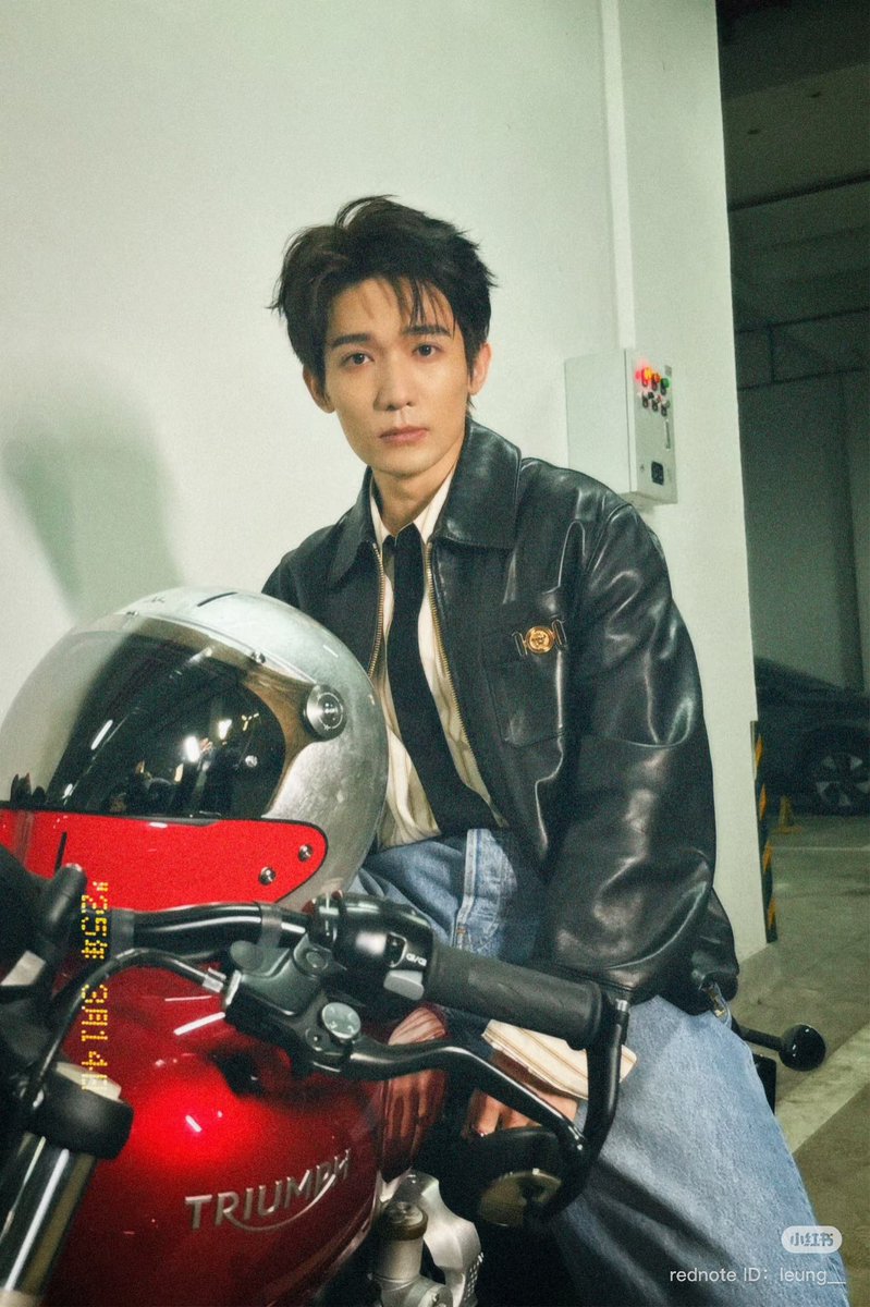 dramapotatoe's tweet image. #LiangYongqi updates Xiaohongshu