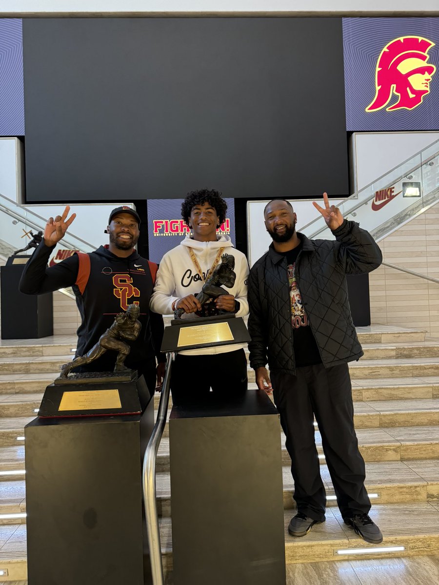 After a great spring visit and conversations with <a href="/TrovonReed/">Coach T.Reed</a> and <a href="/Doug_Belk/">Doug Belk</a>. I’m blessed to receive an offer from the University of Southern California!! #Fighton✌🏾 <a href="/ChadSimmons_/">ChadSimmons</a> <a href="/samspiegs/">Sam Spiegelman</a> <a href="/JohnGarcia_Jr/">John Garcia, Jr.</a> <a href="/TomLoy247/">Tom Loy</a> <a href="/mccomb_shane/">Shane McComb</a> <a href="/FootballOMHS/">Oak Mountain Football</a>