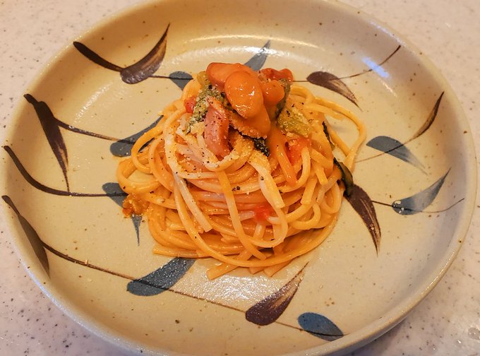 送っていただいたウインナーとほうれん草でトマトクリームパスタ…🥓🍅🍝 