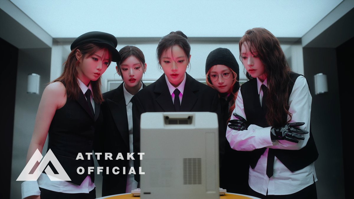 we_fiftyfifty's tweet photo. PERFECT CRIME TRAILER #3 - 완벽한 탈출 (Perfect Crime)
⚡2025. 04. 07 (MON) 6PM (KST)

https://t.co/iq9lf5J4BQ

#FIFTYFIFTY #피프티피프티
#PerfectCrime #퍼펙트크라임 https://t.co/ONahBkHnWA