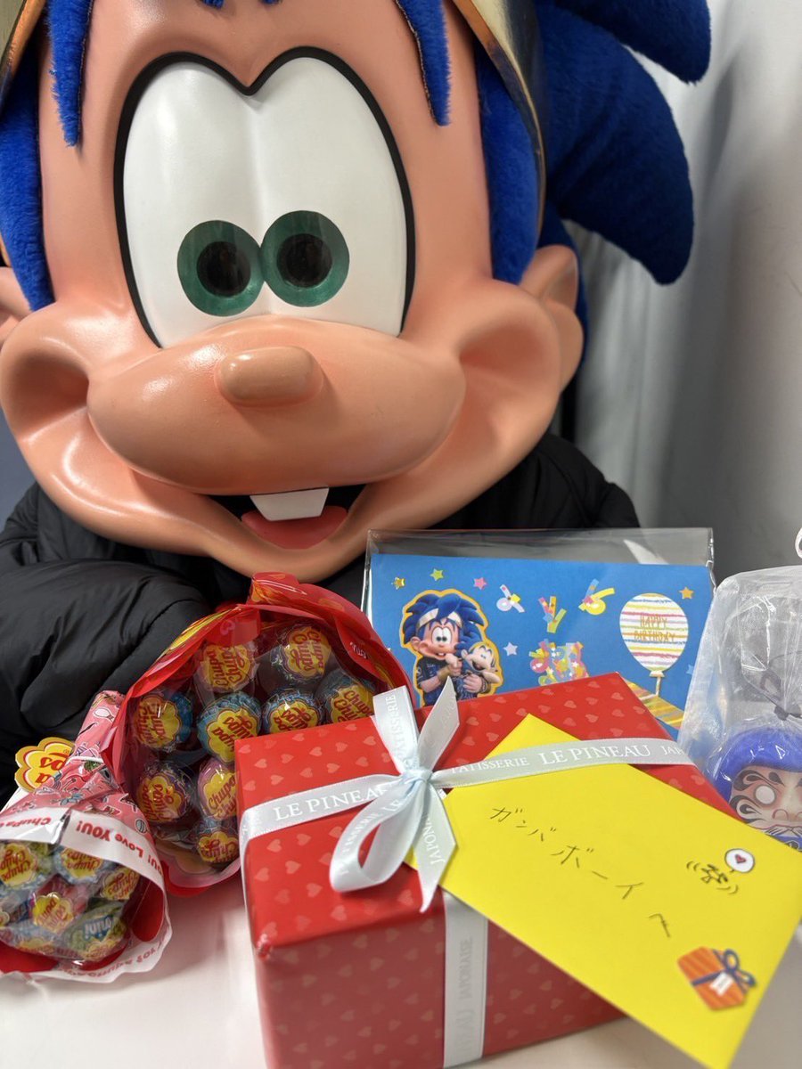 昨日はボクの誕生日🎂 みんなのプレゼント、お手紙届いたで