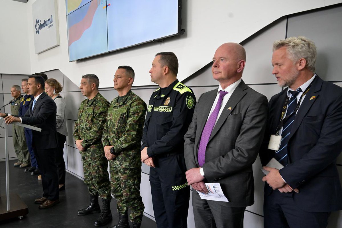 Saab Colombia tweet media