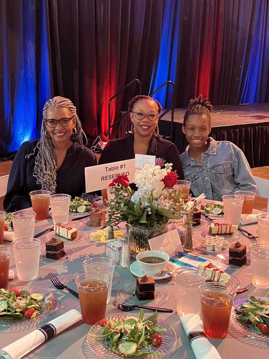 DvilleISDSuper's tweet photo. Congratulations @Dvillestuco for your lifesaving efforts! The @CarterBloodCare recognized your outstanding contribution of 420 units collected in 2024. Thank you to our students, staff, and community for supporting this endeavor! #PantherProud https://t.co/IWom5MOToa