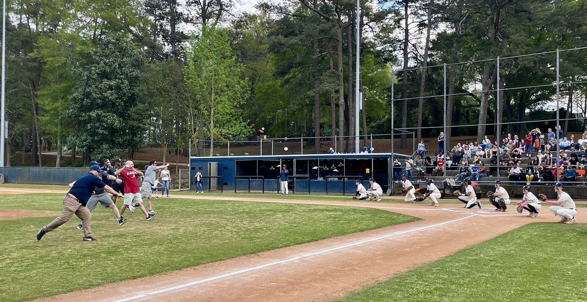 DecaturBulldogs's tweet image. Tonight, we celebrate our Bulldog Baseball seniors! Thank you Seniors and Senior families for your leadership, hard work, and dedication to the program. You’ve left a lasting impact. Once a Bulldog, always a Bulldog! #GoBulldogs #DecaturBaseball