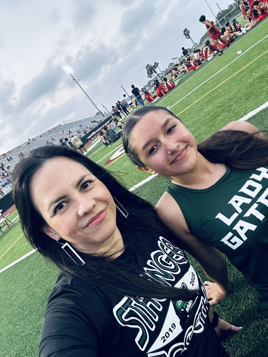 Came to see the best of the best! 💚💛💪<a href="/kary_meev/">karyme</a> <a href="/ResacaAthletics/">Resaca Gators Athletics</a>