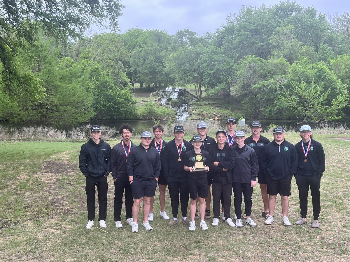 AzleGolf's tweet image. Hornets had a good day today

Lowest Team Score on Day 2
Finished 3rd as a team
Team is Regional Alternate
Ethan Bartlett finished 2nd overall firing a 78-77. He is heading to Lubbock for Regionals
Tyler Diffie went 79-80. 2nd Alternate to Regionals. Finished 6th overall