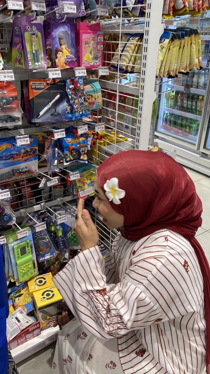 katahatidiaa's tweet photo. i love toys back then, i still love toys now https://t.co/1wS079HnA0